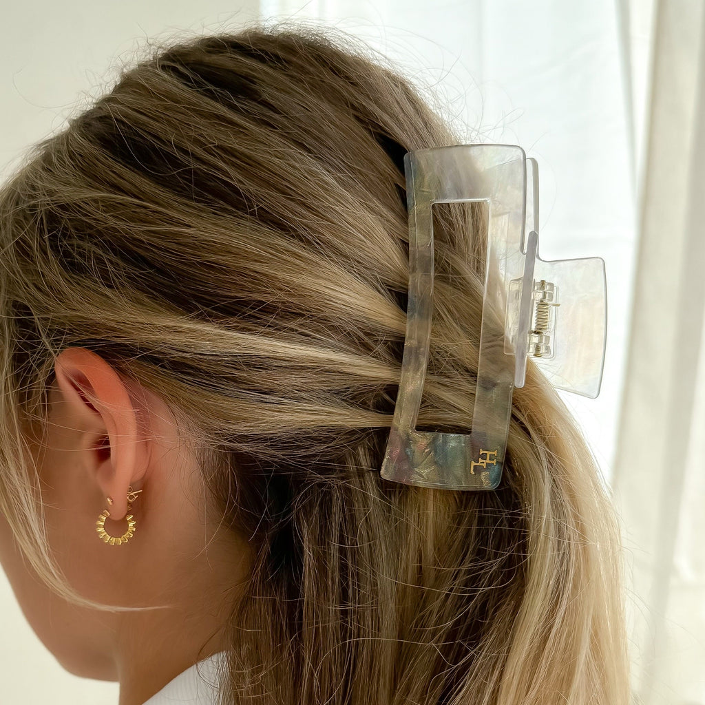 Ecofriendly Acetate Large Claw - Pearl